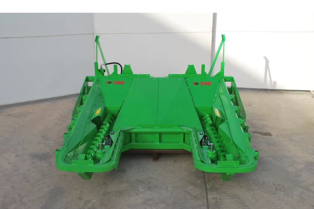 recolector con peladoras frontal y sistema de limpieza por rodillos asimétricos marca estupiña